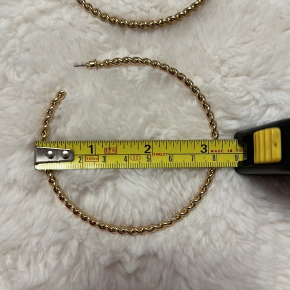 A New Day Large Gold Hoop Earrings NWOT - Picture 3 of 5